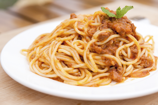 Spaghetti „Bolognese“ mit Reibekäse